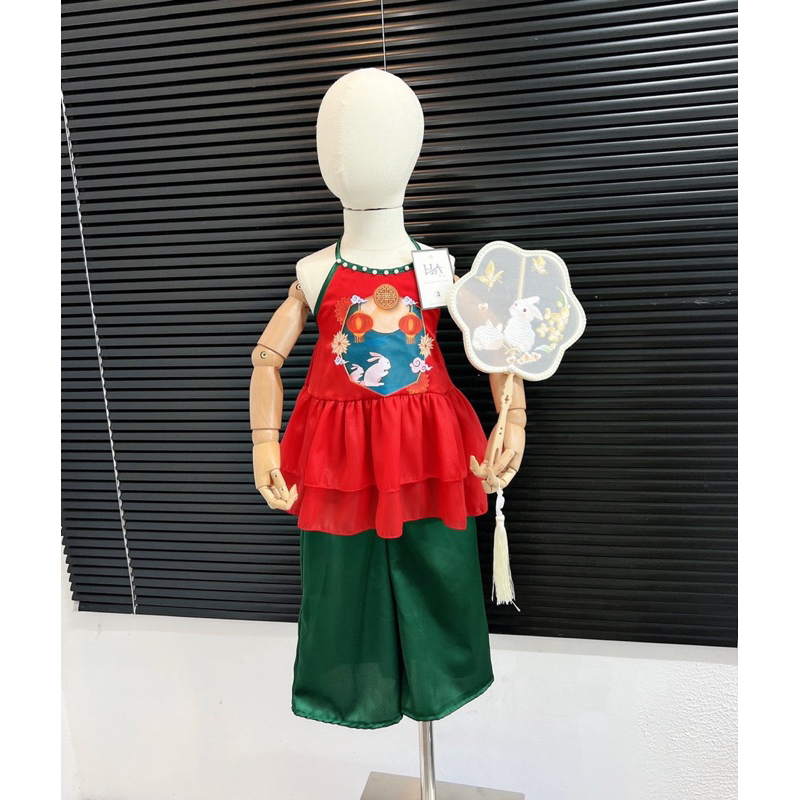 Set yếm đào đỏ quần xanh kèm bờm cho bé gái