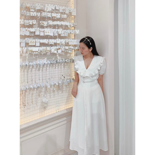 Đầm trắng bèo nhún nút ngọc - Helen