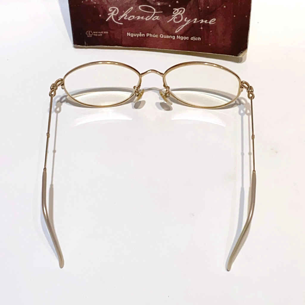 Gọng kính si Nhật