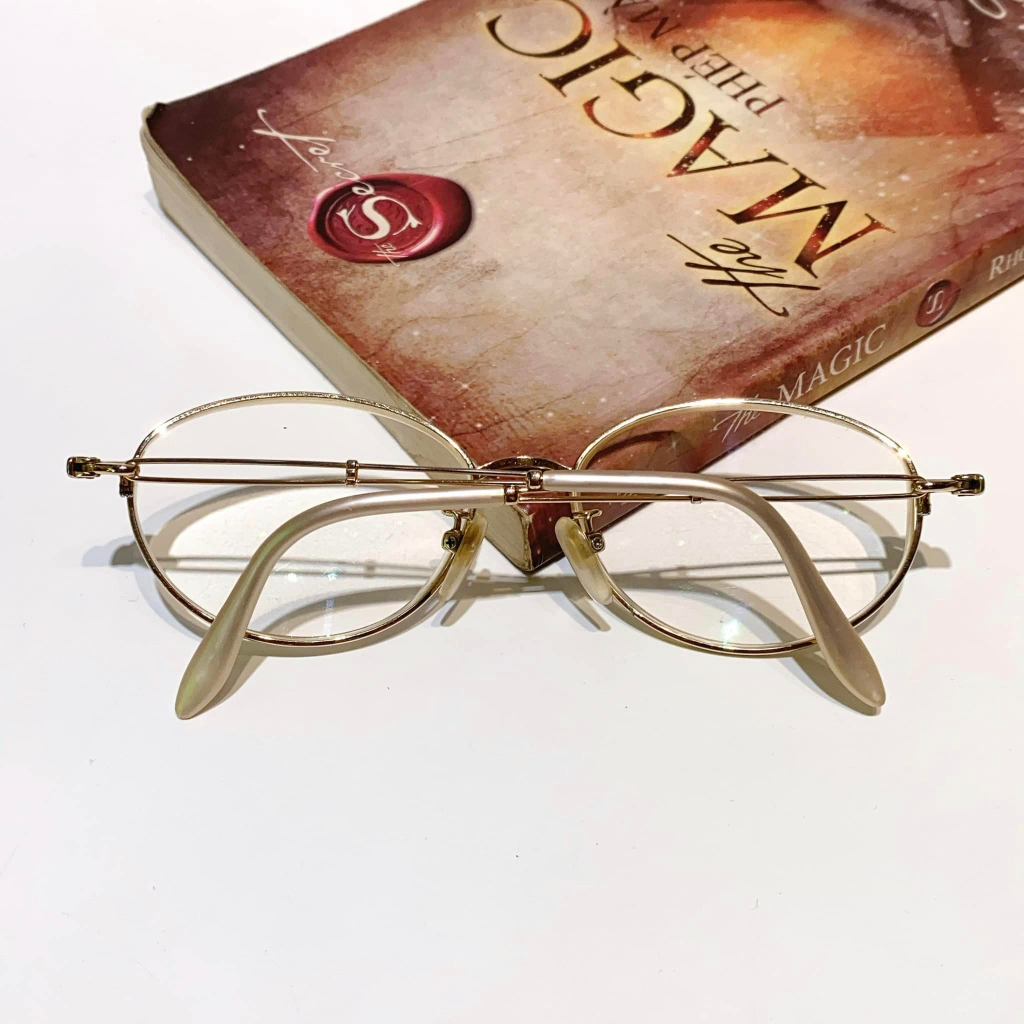 Gọng kính si Nhật