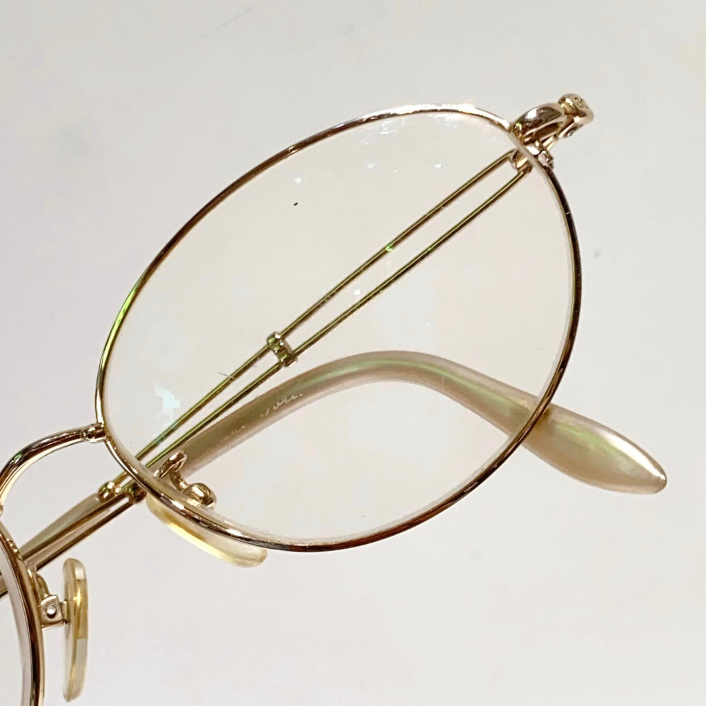 Gọng kính si Nhật