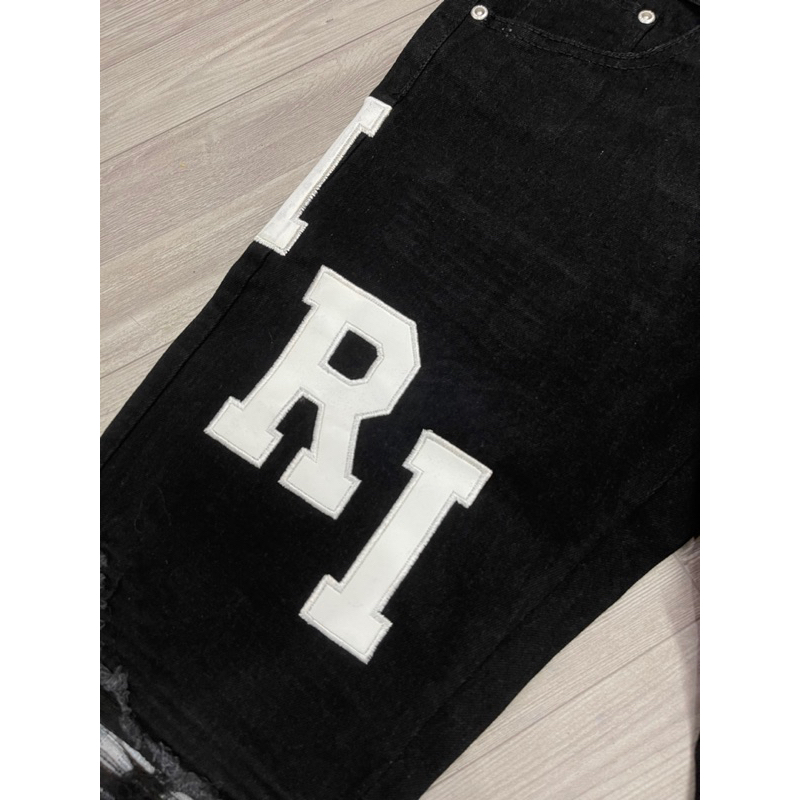 Quần jean amiri thêu chữ đùi,quần jean amiri vá kẻ thêu chữ AMIRI cực hot