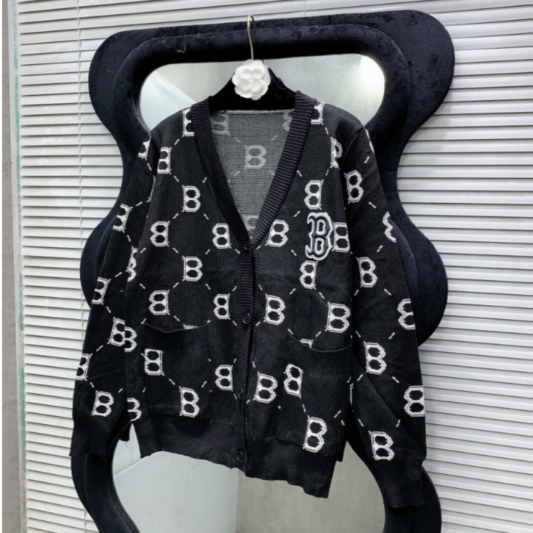 Áo cardigan hoạ tiết in kín toàn thân logo chữ B siêu xinh CAMNHUNGSI