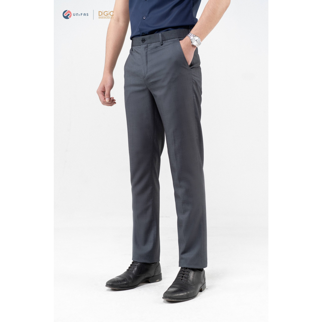 Quần Âu Nam DGCs - form dáng suông nhẹ vừa vặn. Màu sắc trung tính, dễ phối kết hợp cùng các dáng áo - SQTBB01M