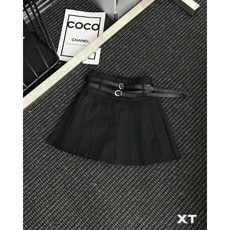 Chân váy xếp li kèm belt