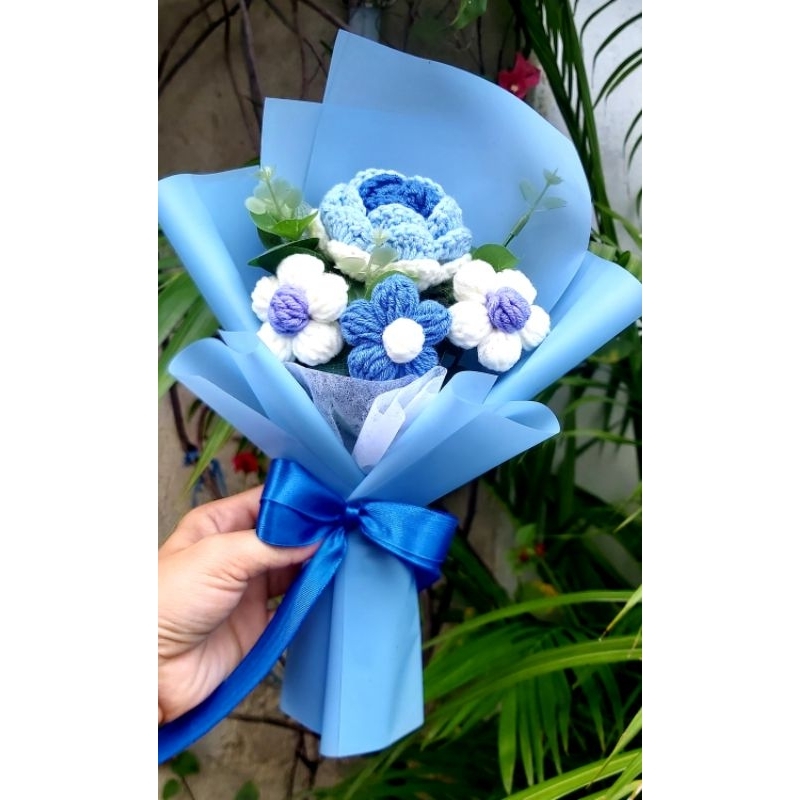 Bó hoa hồng len một bông+ hoa mini+lá táo xanh phối theo yêu cầu