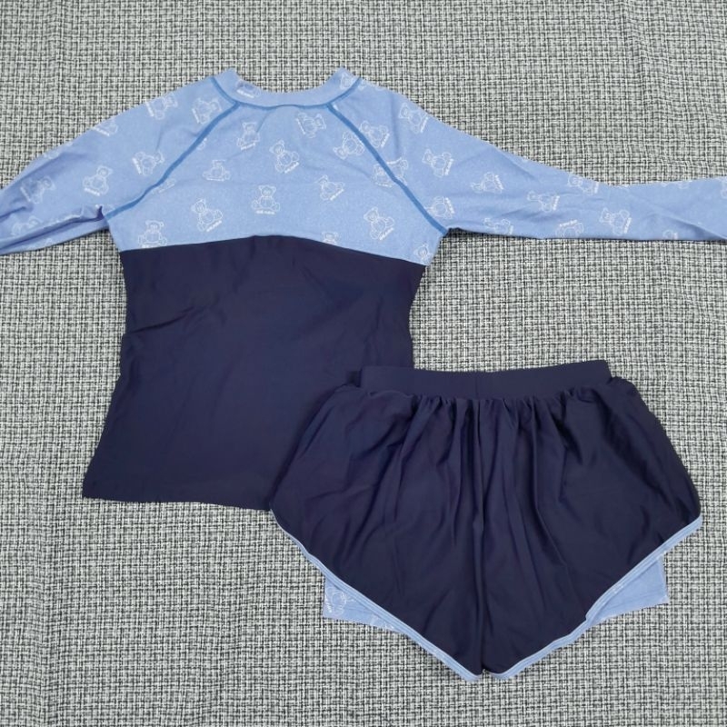 Đồ bơi nữ áo tay dài quần ngắn YY1702 YUKE kín đáo  phong cách thể thao, có mút, và lót áo bên trong