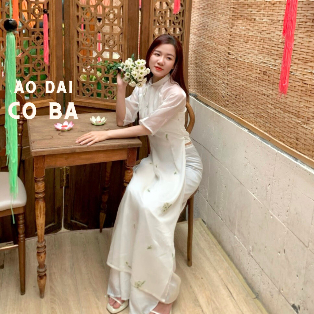 Áo dài cách tân màu trắng 4 tà vải voan tơ xước mềm thiết kế hoa cúc chi thêu nổi dễ mặc
