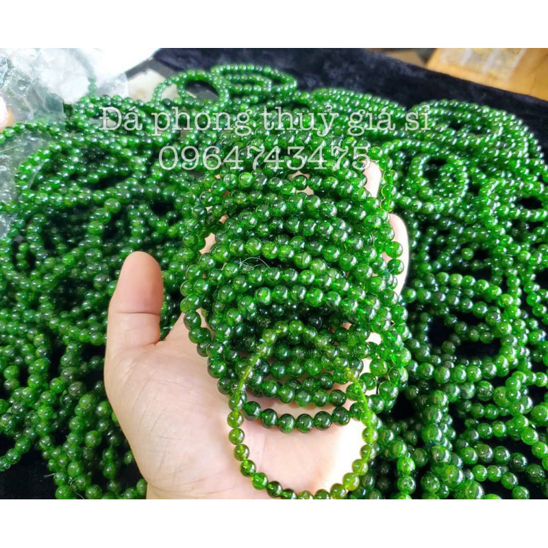 Vòng tay đá diopside siêu đẹp mịn Vip 6-10mm kèm hộp gấm cao cấp