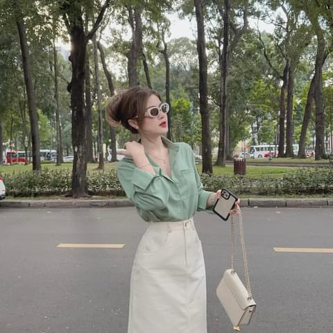 Sét bộ hè công sở chân váy kaki trắng áo sơ mi xanh sang chảnh quyến rũ