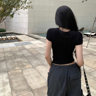 Áo thun mỏng dáng ôm ngắn tay