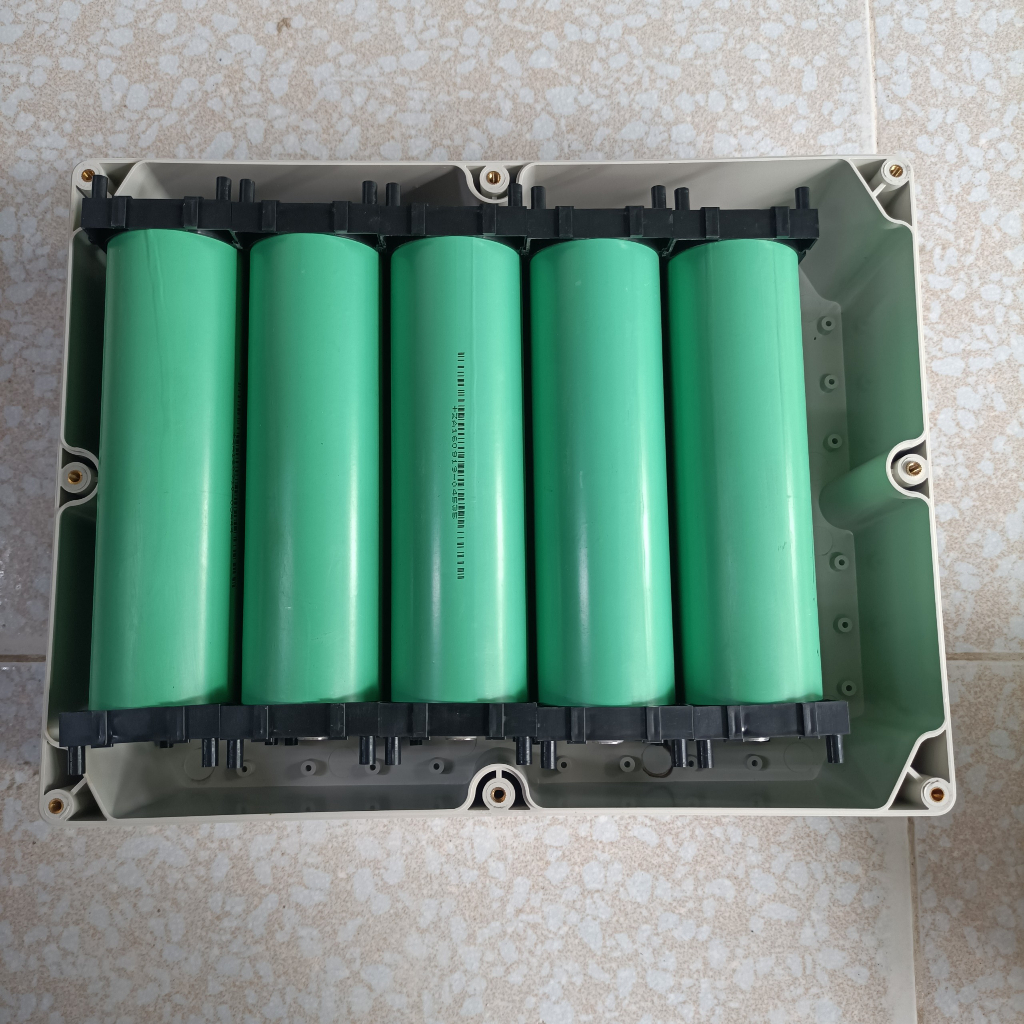 Hộp Nhựa ABS 300x230x110mm  lắp được 8 cell pin 46160