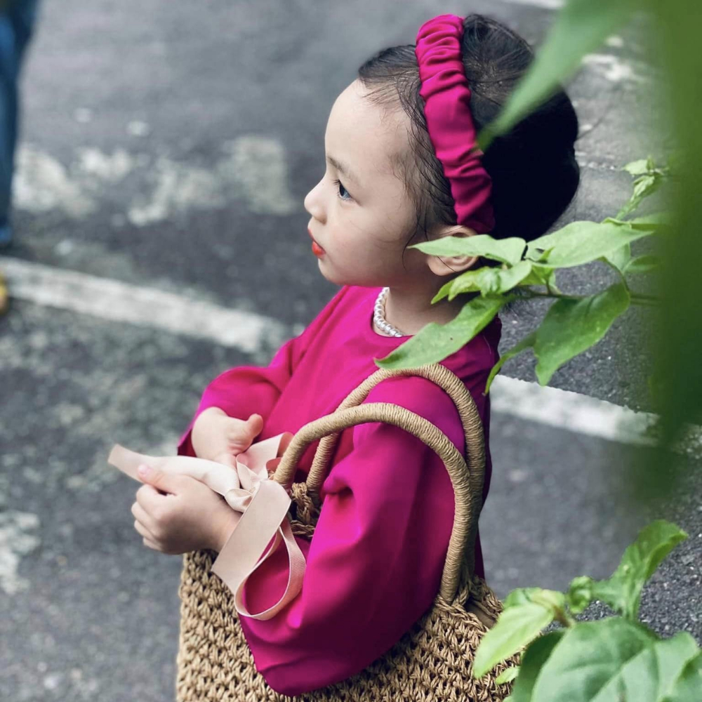 Áo Dài Mẹ và Bé Chất Liệu Lụa Hồng Sen Cao Cấp, Áo Dài Cách Tân Cho Bé Gái Tặng Kèm Bờm Cho Bé Mặc Tết, Trung Thu