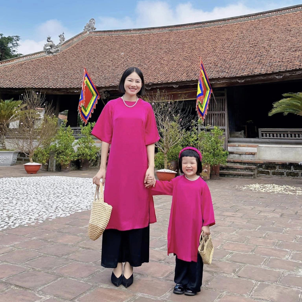 Áo Dài Mẹ và Bé Chất Liệu Lụa Hồng Sen Cao Cấp, Áo Dài Cách Tân Cho Bé Gái Tặng Kèm Bờm Cho Bé Mặc Tết, Trung Thu