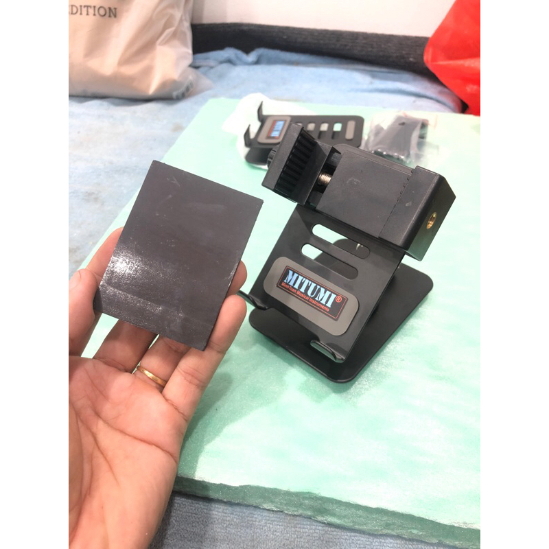 Giá đỡ điện thoại 360 độ có nam châm xem hợp âm livestream cho nhạc công