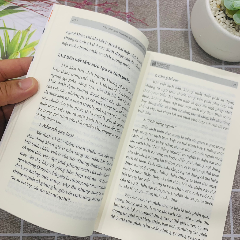 Sách Short video: Kịch Bản Hay, Triệu Views Tới Tay - Dạy Làm Video Hay Lên Xu Hướng - PABooks