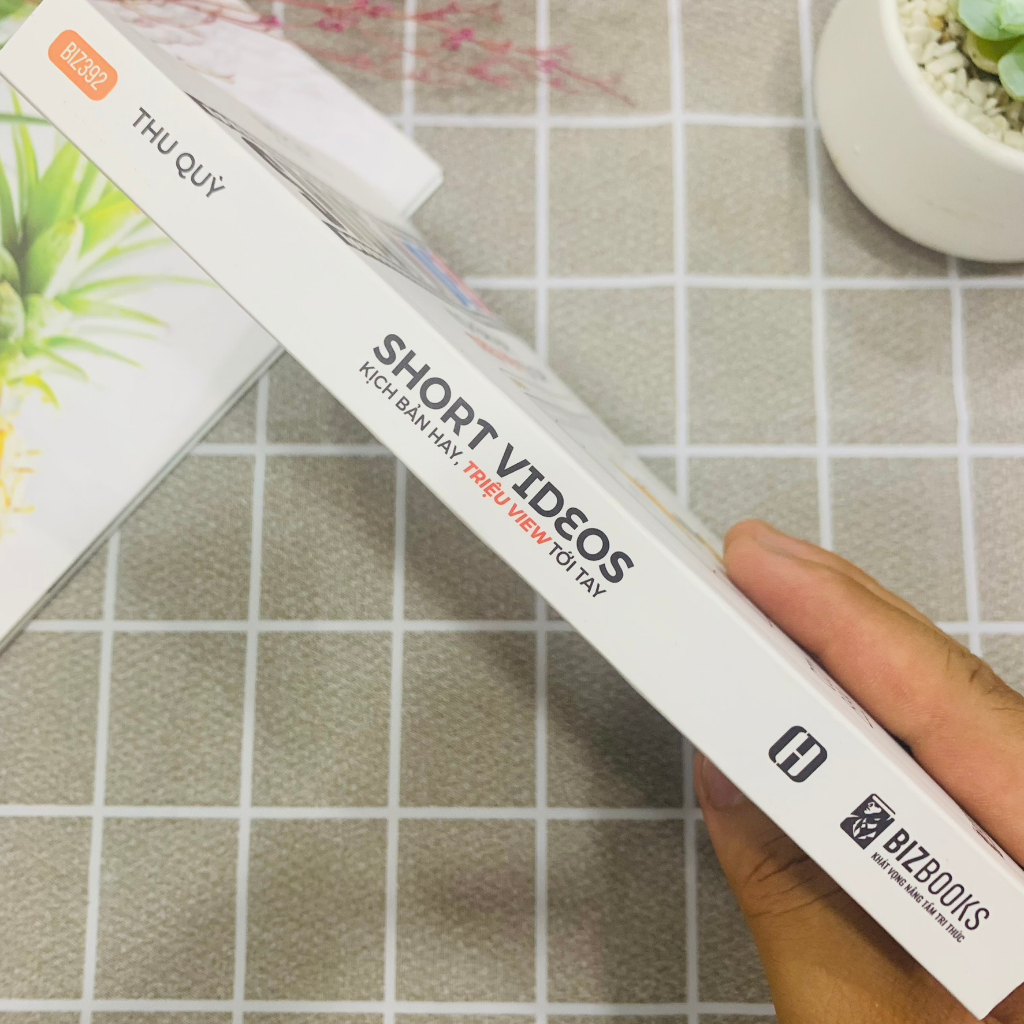 Sách Short video: Kịch Bản Hay, Triệu Views Tới Tay - Dạy Làm Video Hay Lên Xu Hướng - PABooks