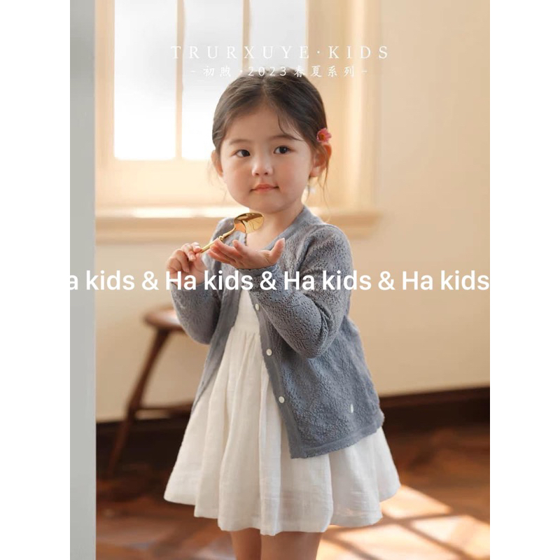 Set áo khoác lưới váy dây xinh xỉu đón thu cho bé gái