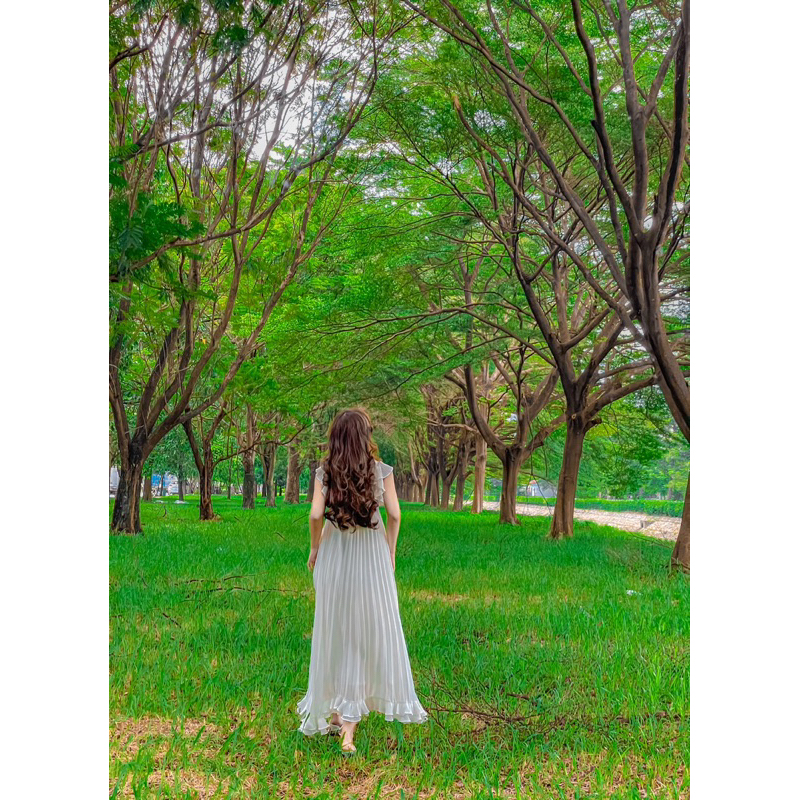 Đầm trắng xếp ly - M