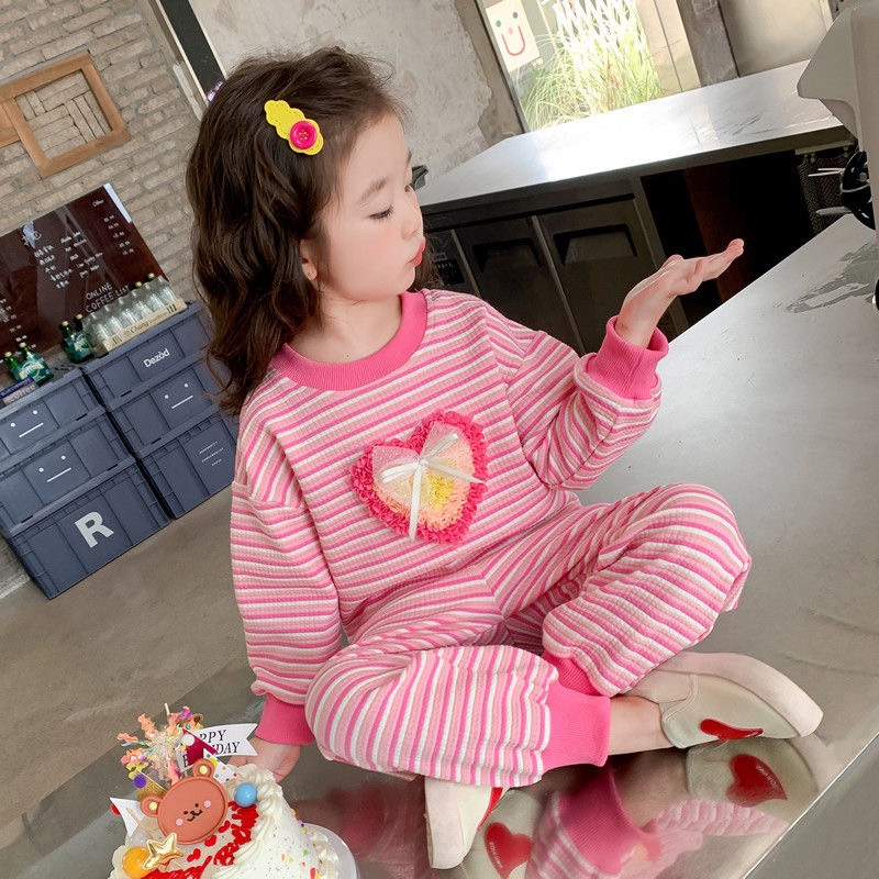 Quần áo trẻ em, hàng thu đông chất Tăm Gân, Trái Tim thêu Ngực Kute