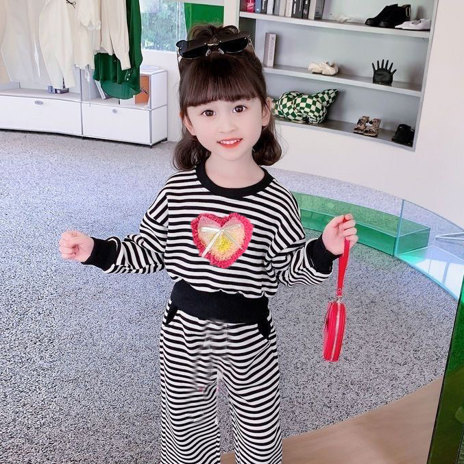 Quần áo trẻ em, hàng thu đông chất Tăm Gân, Trái Tim thêu Ngực Kute