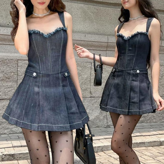 Đầm hai dây dáng xòe đi dự tiệc cưới