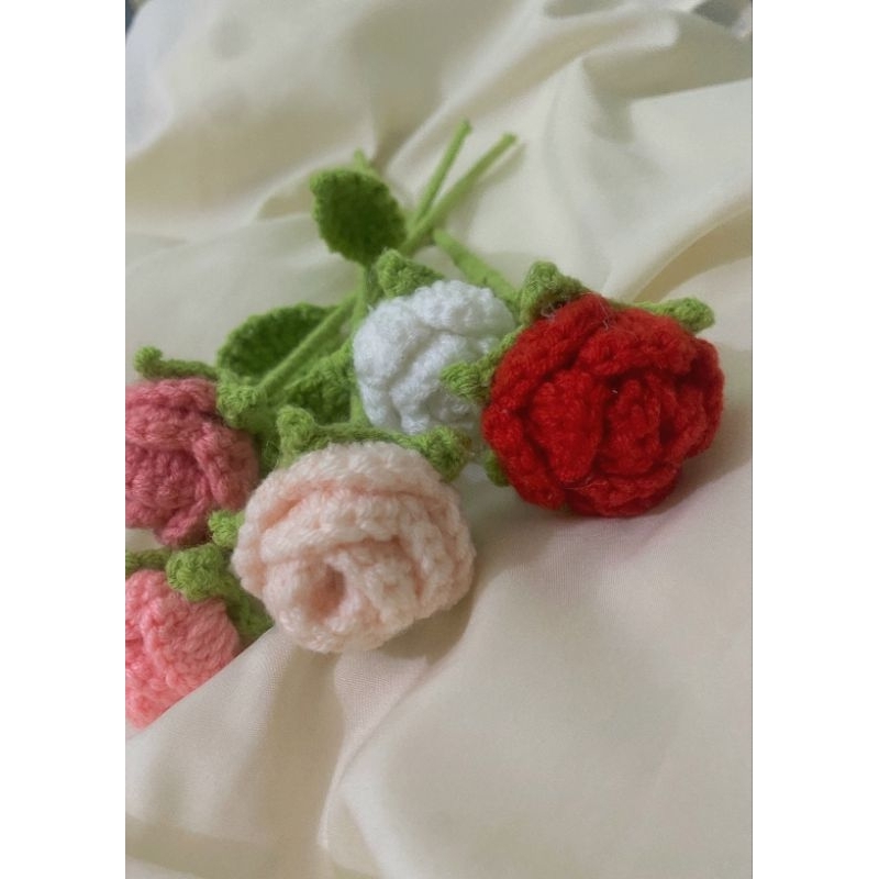 Hoa hồng len handmade làm quà tặng