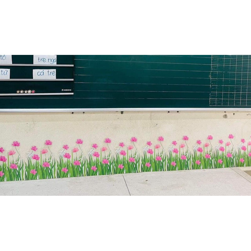 Hoa chân tường trang trí bảng 3 mét