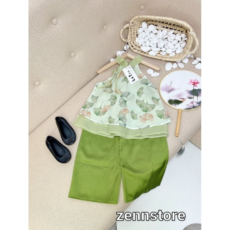 Yếm ba lá cho bé yêu, chất liệu lụa mát mịn