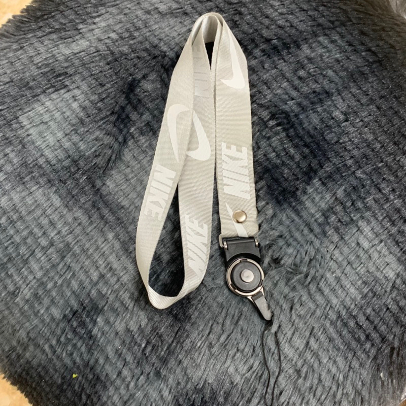 Dây đeo điện thoại loại đẹp