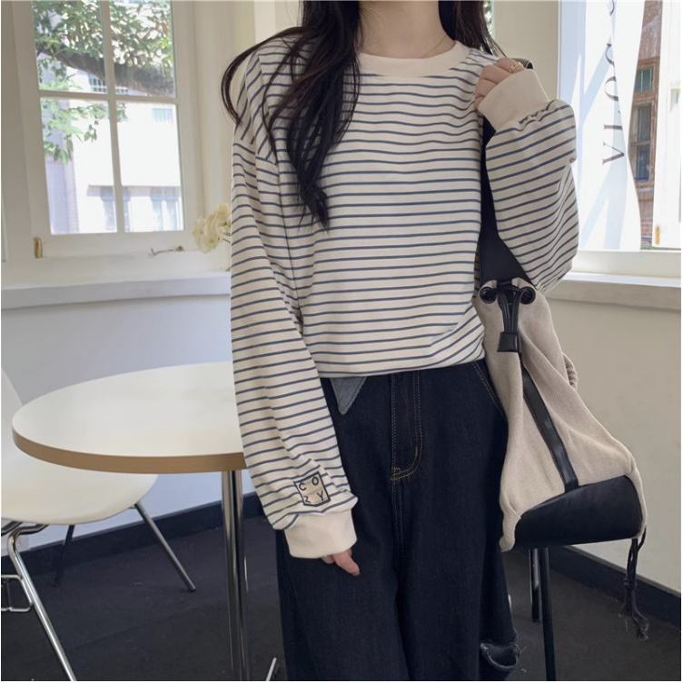Áo sweater form rộng họa tiết kẻ sọc ngang, Áo len nữ dài tay cổ tròn thời trang thu đông Xuongmaythuhien