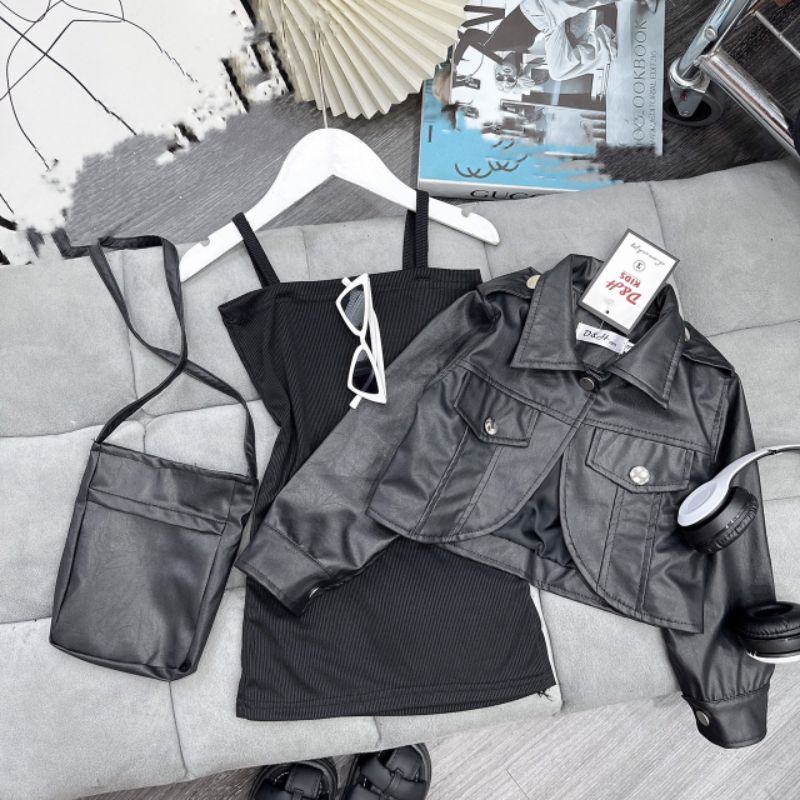 Set 3  chi tiết áo khoác kèm túi da cùng váy body xinh xắn bé gái