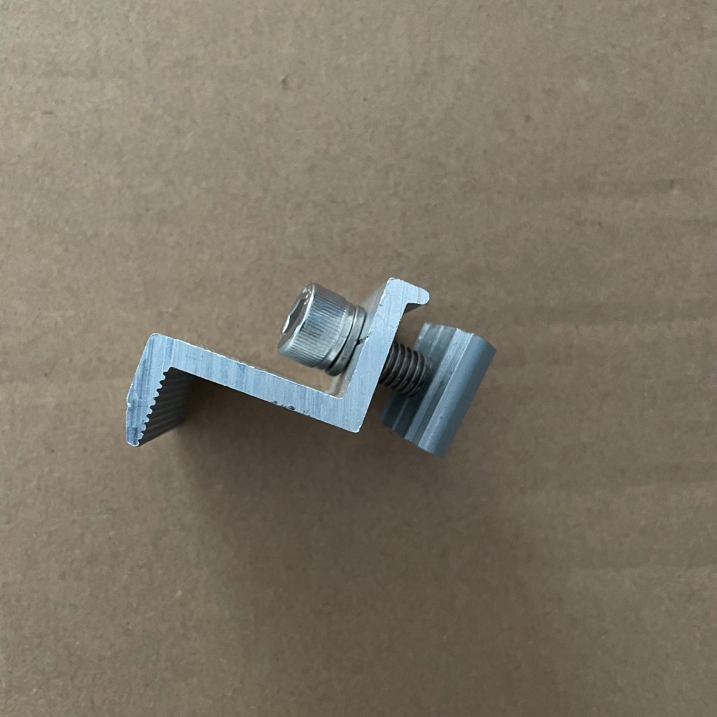 Bass kẹp biên, bìa tấm pin mặt trời có ốc