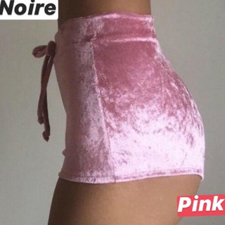 Quần short ôm mông