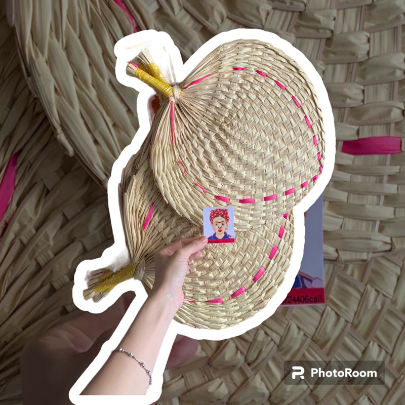 quạt nan lá cầm tay