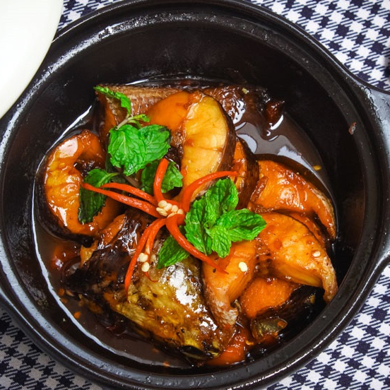 Nước màu THÀNH ĐẠT chai 100ml  - Nước màu dùng kho thịt, cá - Nước màu đặc biệt thơm ngon, màu đẹp tự nhiên