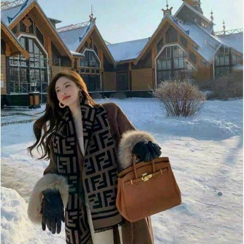 Khăn len chữ F hàng QC