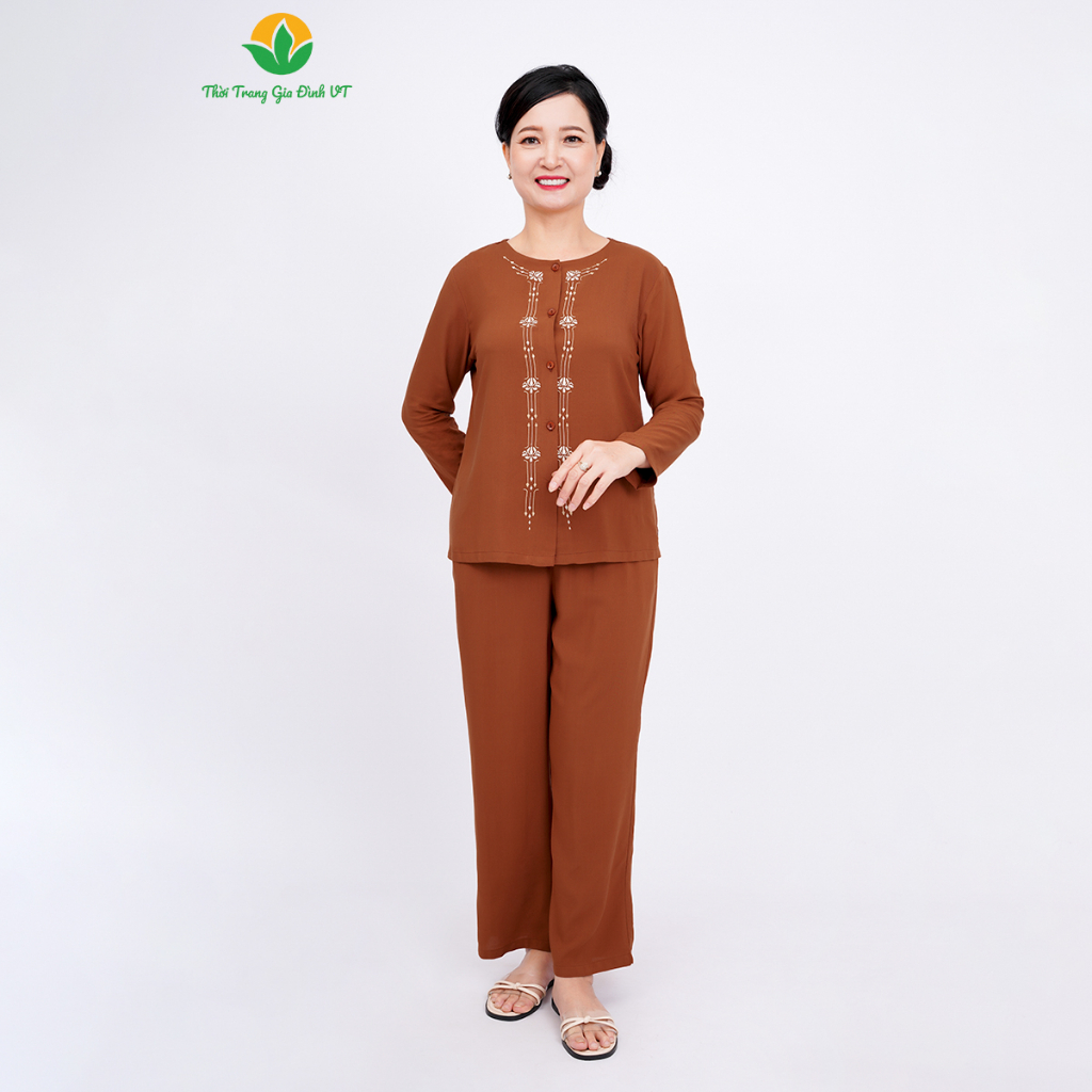 Bộ đồ trung niên mặc nhà chất lanh Việt Thắng, quần dài, áo dài tay thêu dọc nẹp - B30.2308
