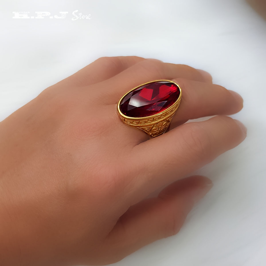 Nhẫn nam mặt đá to, bự và dài.