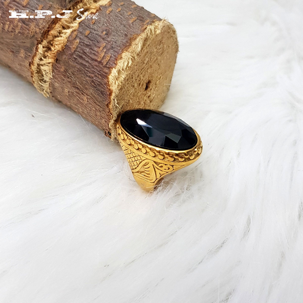 Nhẫn nam mặt đá to, bự và dài.