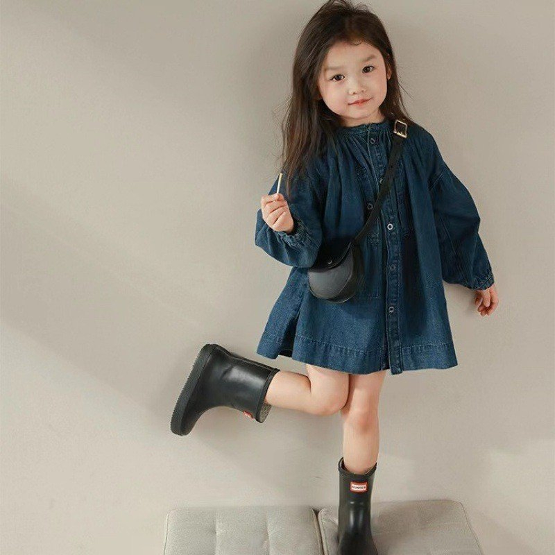 Áo Váy Bò Denim Cổ Đứng Dáng Rộng Phong Cách Hàn Quốc Thời Trang Thu Đông Dành Cho Bé Gái 2-8T . Chất Bò Mềm Không Phai