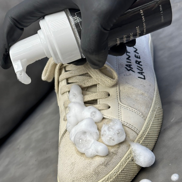 Bọt Vệ Sinh Khô Sneaker Duongcustom