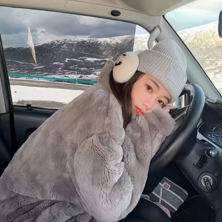 Áo Khoác Lông Thỏ Trơn Nam Nữ From Dài Rộng Siêu Ấm Siêu Mềm Mịn - Áo Khoác Lông Màu Xám Phong Cách Hàn Quốc Hot Tre2023