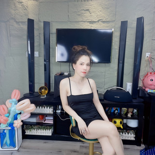 Đầm nơ phía sau 😘tôndáng
