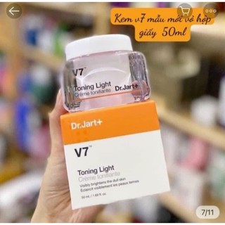 KEM  dưỡng da V7 Toning Light 50ml