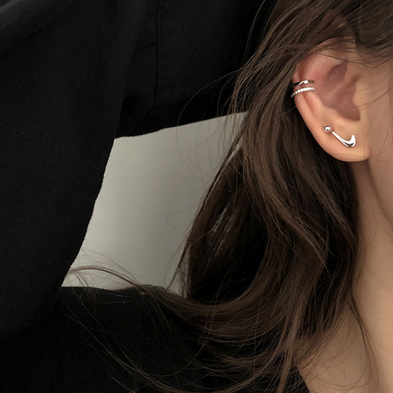 KHUYÊN TAI BẠC CALLA - Nike l E050