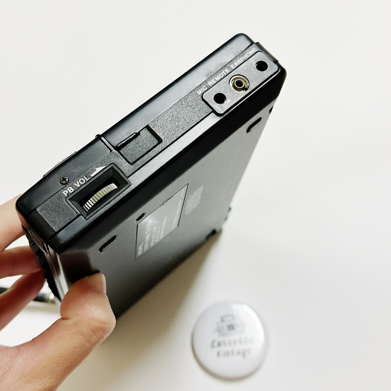 Máy cassette cầm tay Sony TC1100