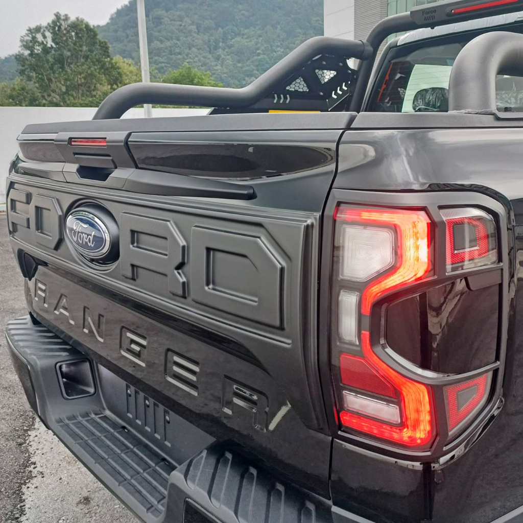 Ốp Bửng Sau Ford Ranger 2023