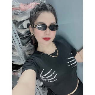 Set áo croptop bàn tay + Quần ống rộng trắng đen