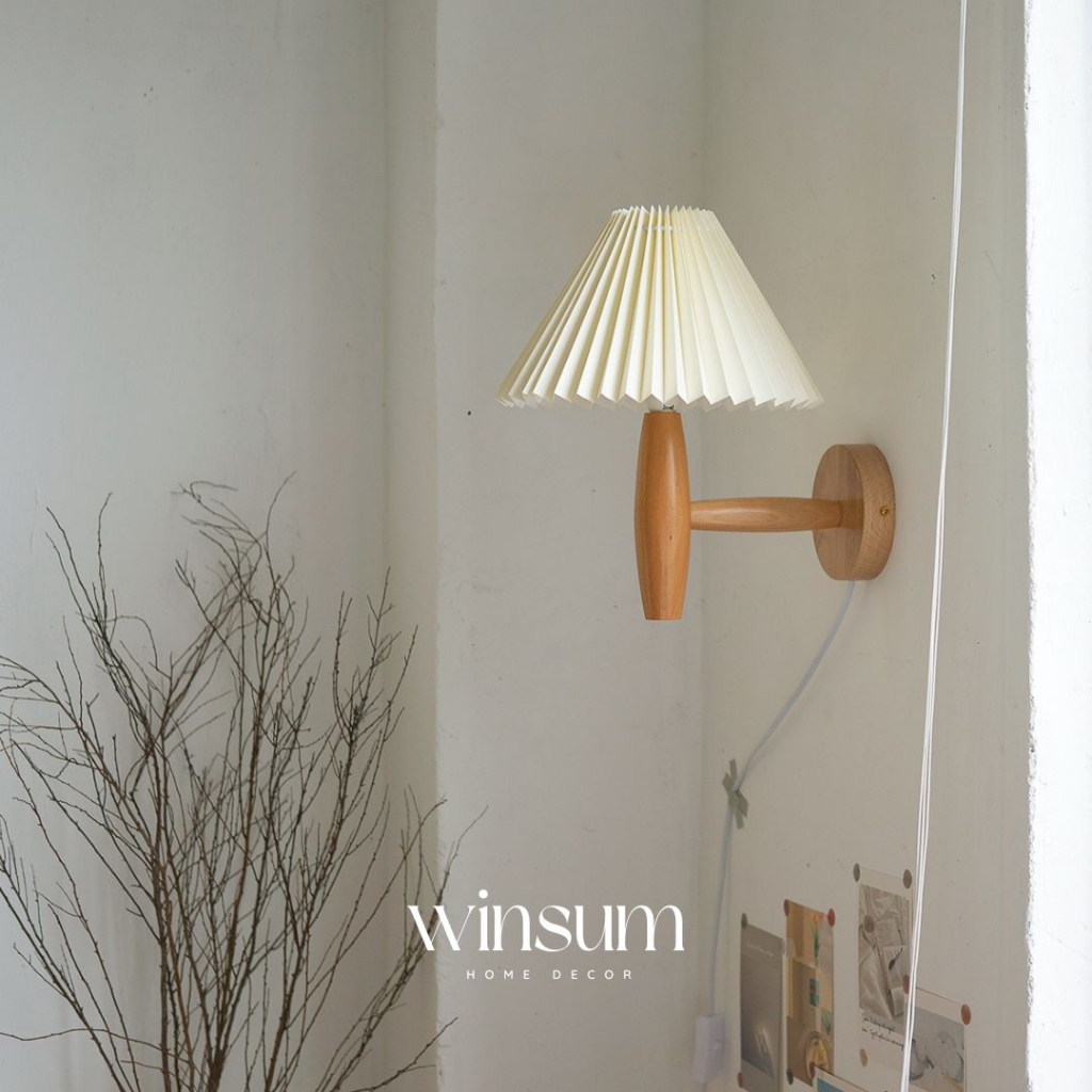 Đèn tường phong cách vintage, chụp đèn vải xếp li, thân gỗ sồi - winsum.decor
